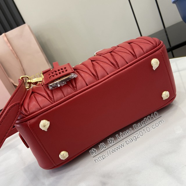miumiu繆繆專櫃最新款小羊皮保齡球包手提肩背包 jh2539型號：5BB142